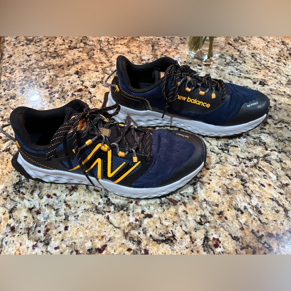 New Balance Fresh Foam Garoe Men's Blue and Yellow Athletic Shoes Size 10